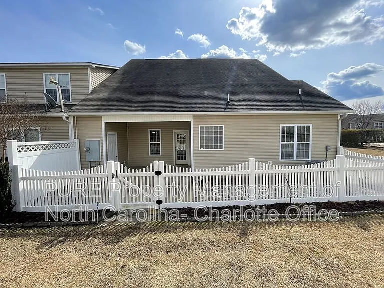 68 Wembley Dr — Photo 18