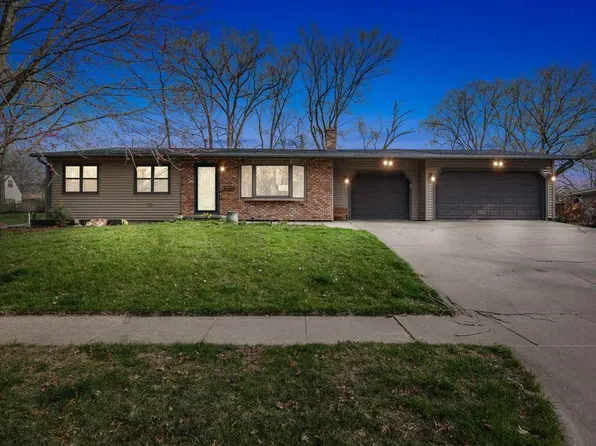 33 Norwood Cir, Iowa City, IA 52245