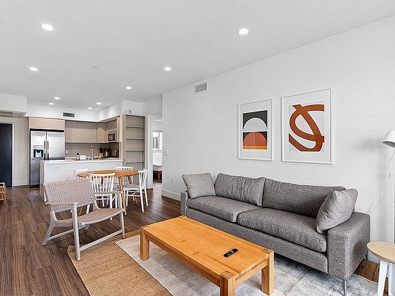 3rd image of 5639 W Lexington Ave #301PRIVATEROOM2