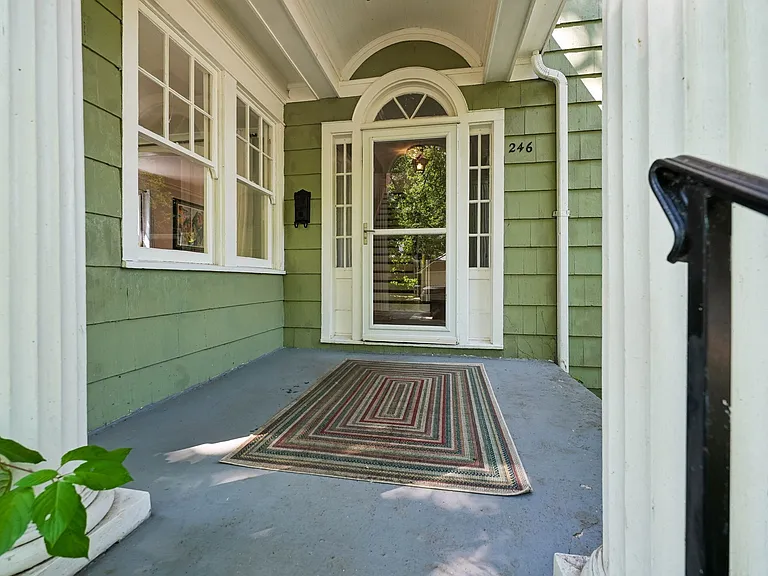 246 Maple Ave — Photo 37