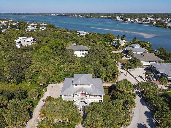 4th image of 26 Bayshore Cir
