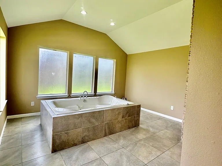7410 Frostview Ln — Photo 4