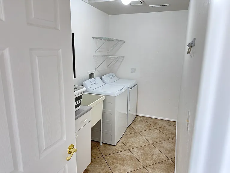 4850 Comanche Trl — Photo 24