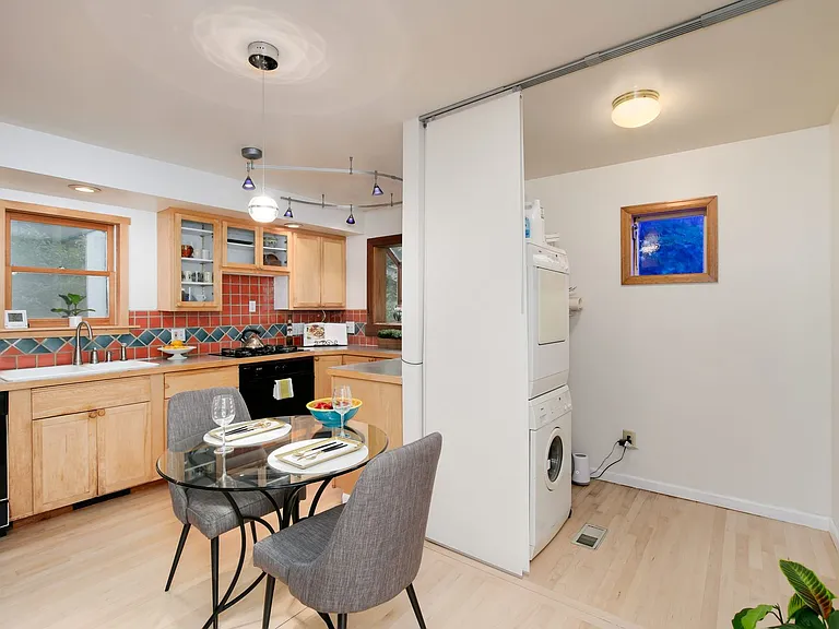 708 Grant Ave — Photo 13
