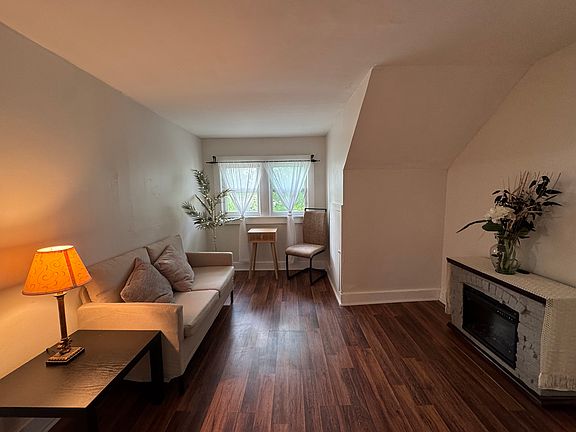 5th image of 71 Mary St #3