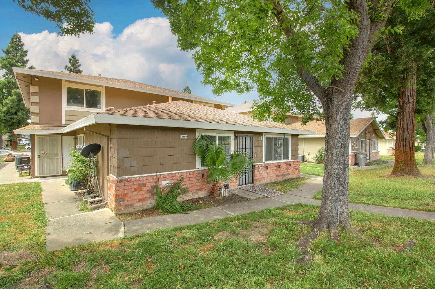 7400 Franklin Blvd APT 1 photo 1