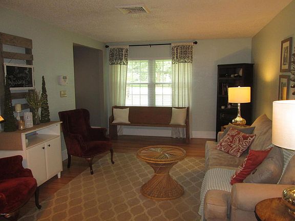 5th image of 3301 SE 32nd Ave