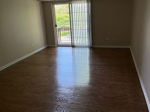 2nd image of 1519 N Windsor Dr APT 210