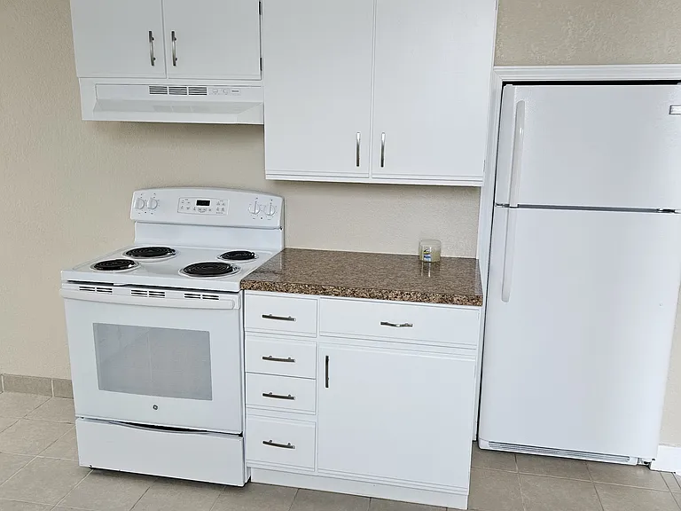 110 S Fond Du Lac Ave #5 — Photo 1