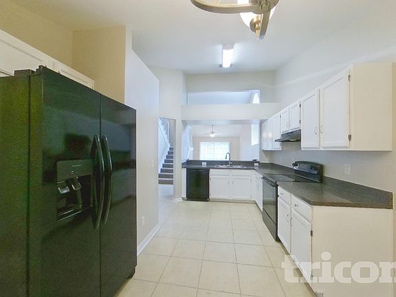 5th image of 1627 Chatham Cir