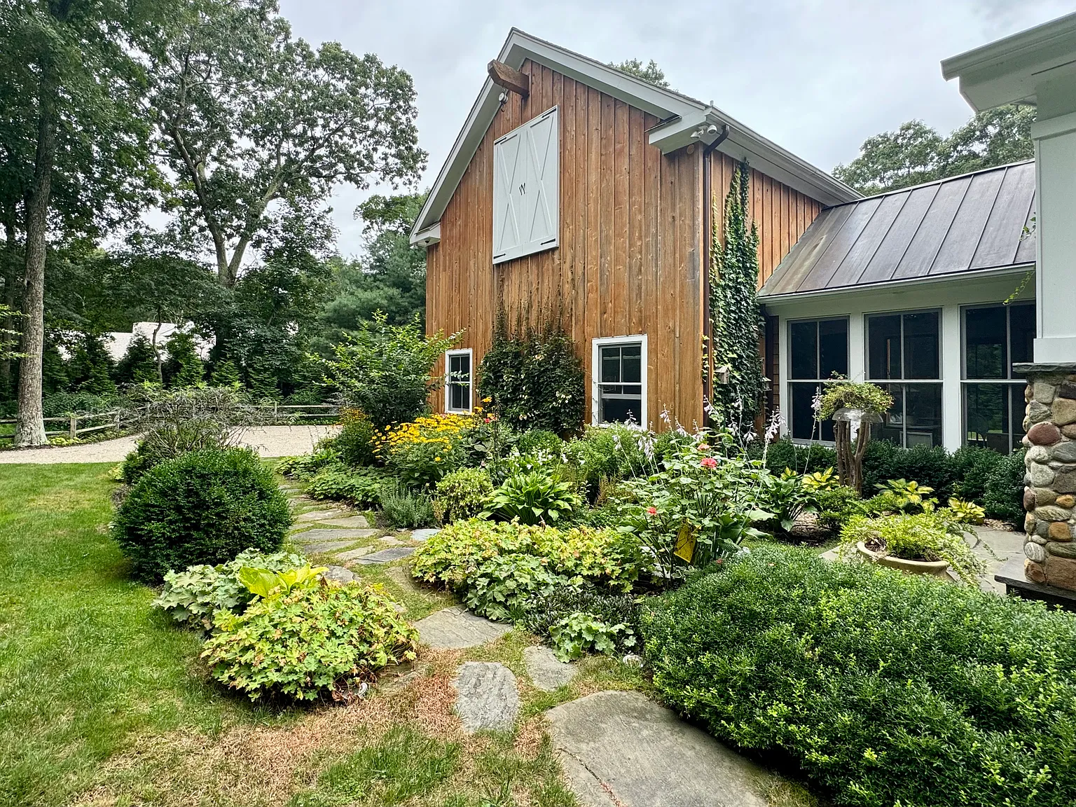 East Hampton Private Oasis — Photo 4