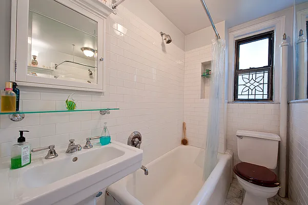 Rented by CORE | media 16