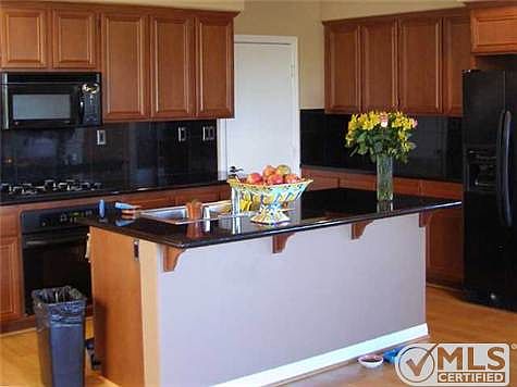 3rd image of 5260 Quarterdeck Ln