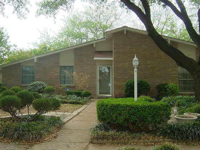 1st image of 2914 Teakwood Dr