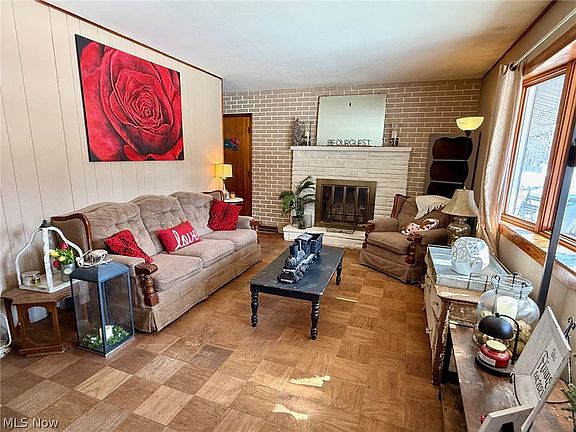 2nd image of 20 Silver Globe Rd