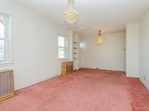 4th image of 649 Nassau St