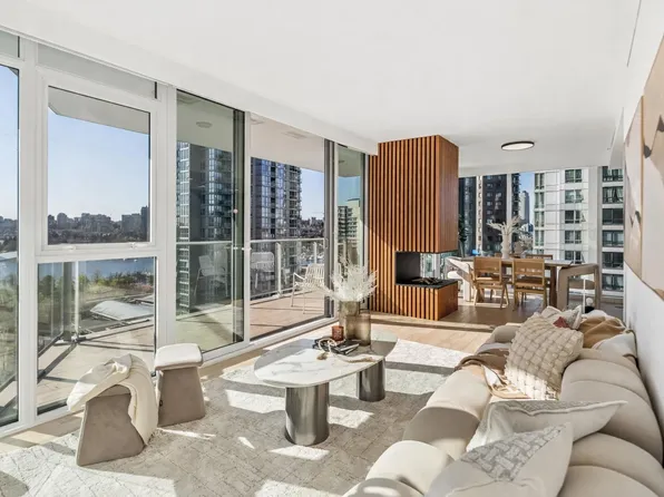 499 Pacific St #1103, Vancouver, BC V6B 0N4