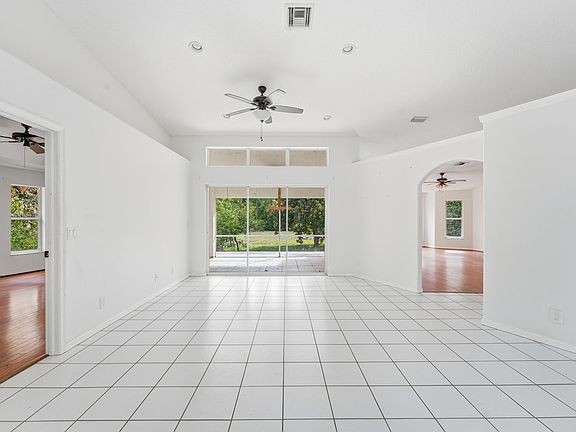 3rd image of 2376 Fawn Drive