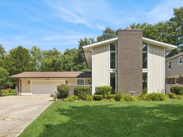 1136 Barneswood Dr, Downers Grove, IL 60515