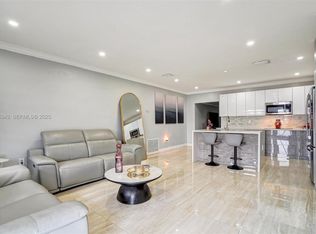 631 E 53rd St, Hialeah, FL 33013