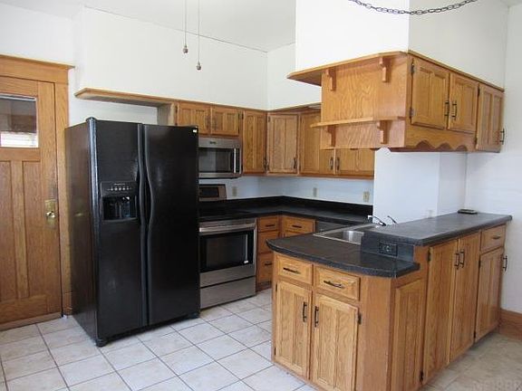 5th image of 310 E Green St