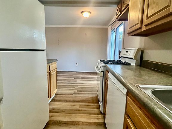 5th image of 41264 N Woodbury Green Dr