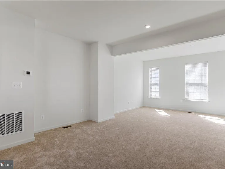 100 Stafford Pl — Photo 29