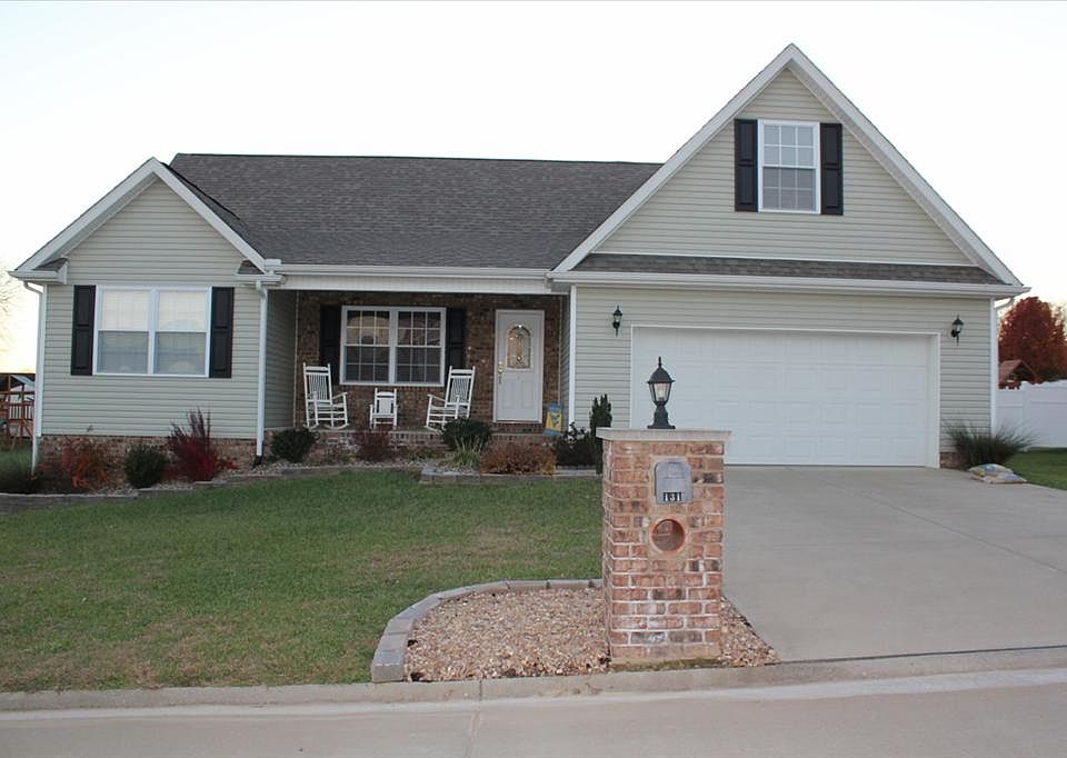 1st image of 131 Prado Dr
