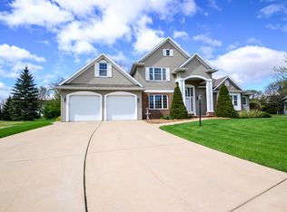 1868 Little Valley Ct, De Pere, WI 54115