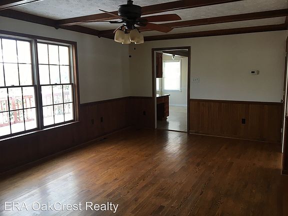 5th image of 103 Moss Ct