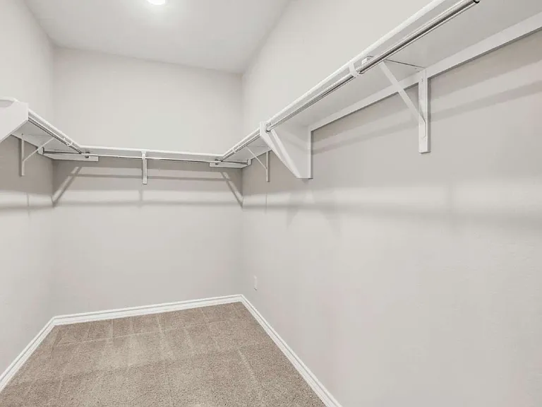 12250 Upton Park — Photo 32