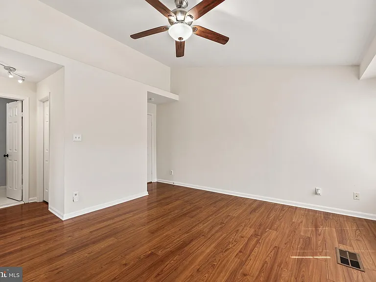 4045 Chetham Way — Photo 19