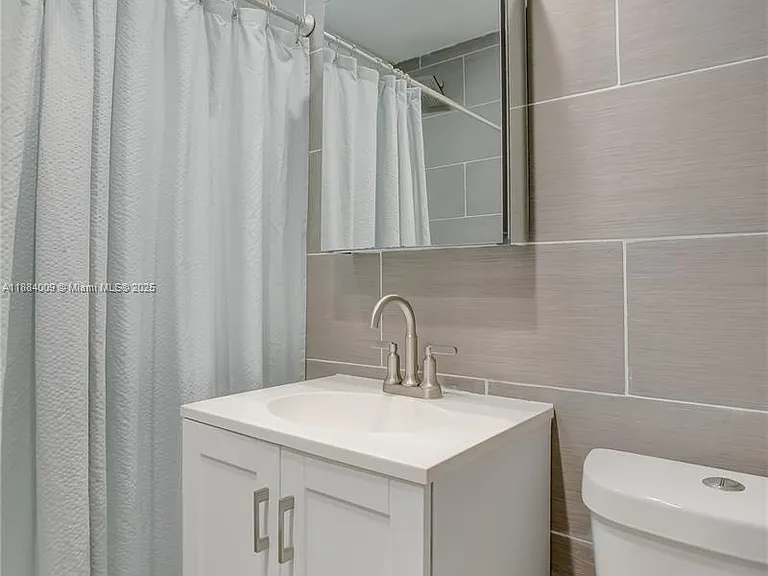 2601 NE 11th Ct — Photo 34