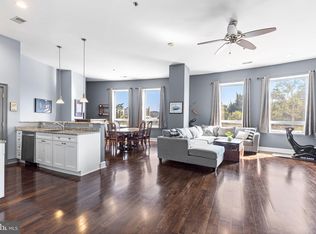 201 N 8th St APT 202, Philadelphia, PA 19106