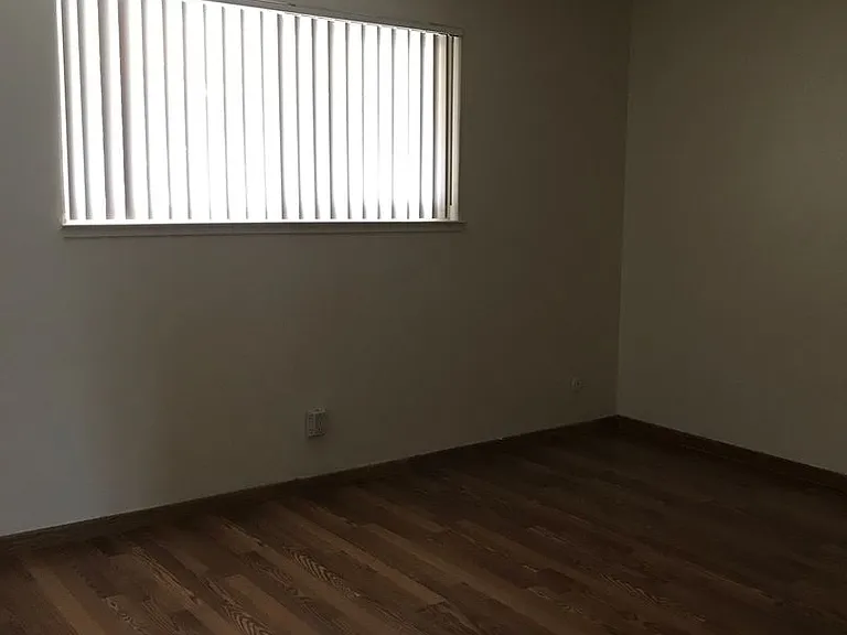 512 I St — Photo 5