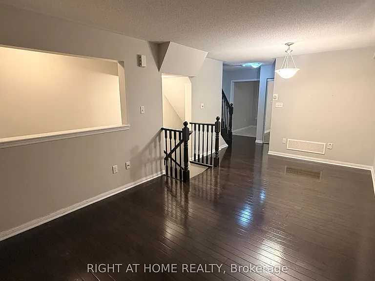 20 Ferguson St — Photo 5