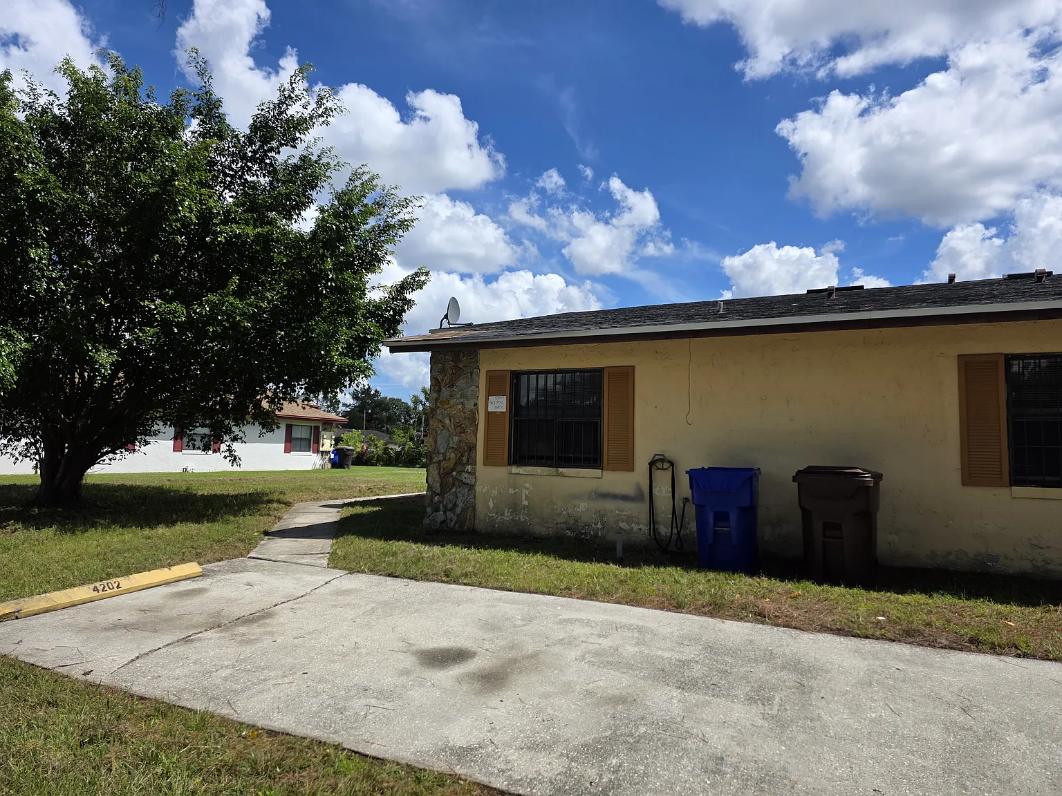 2 bed, 930 sqft, $1,650 — Photo 1