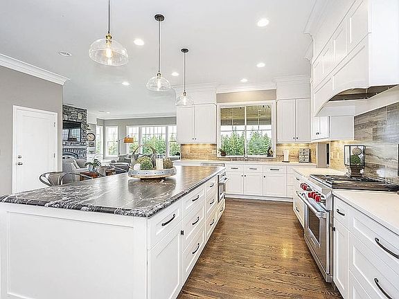3rd image of 6824 Cascade Ave SE