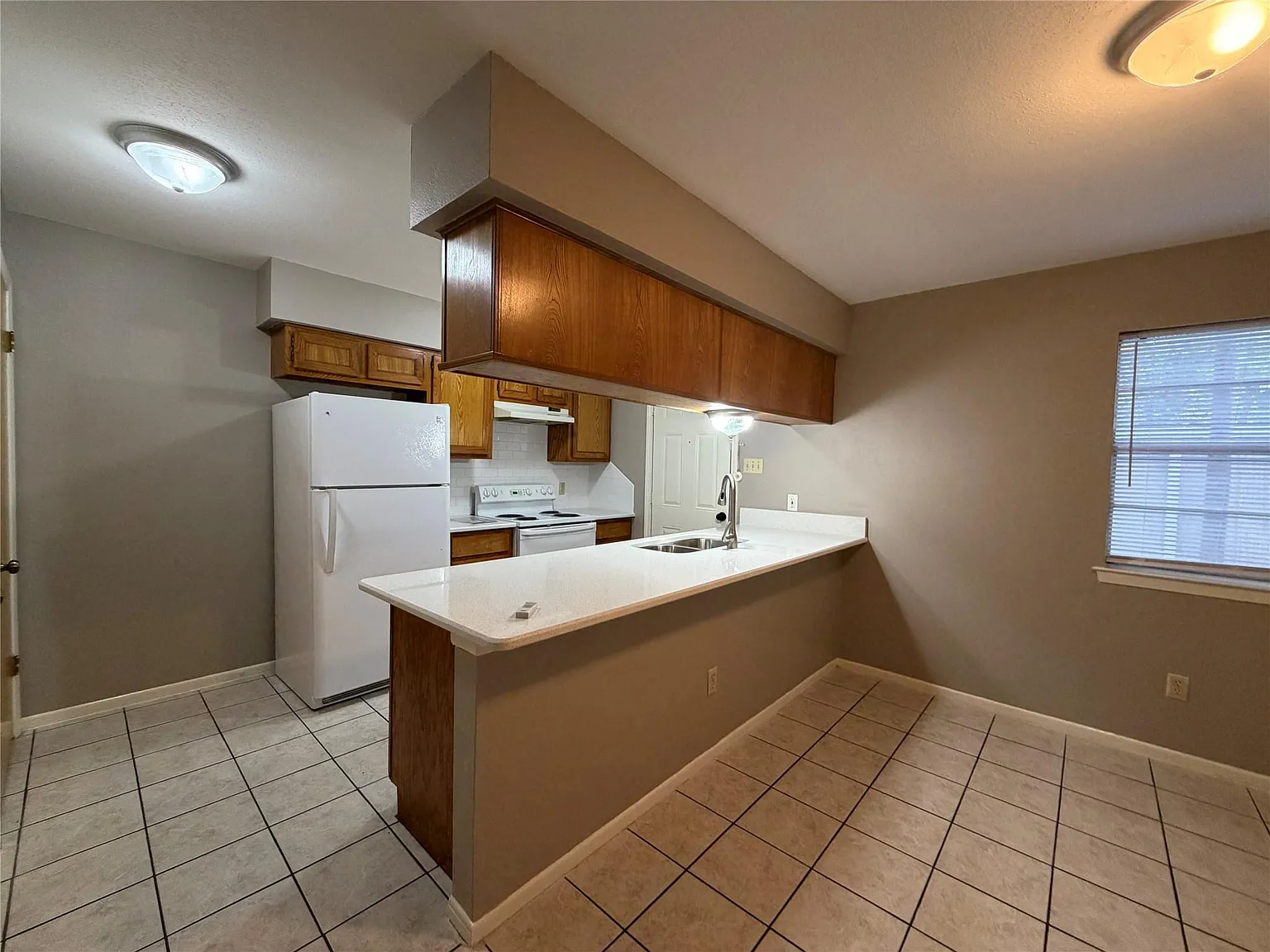 2 bed, 1.5 bath, $1,200 — Photo 4