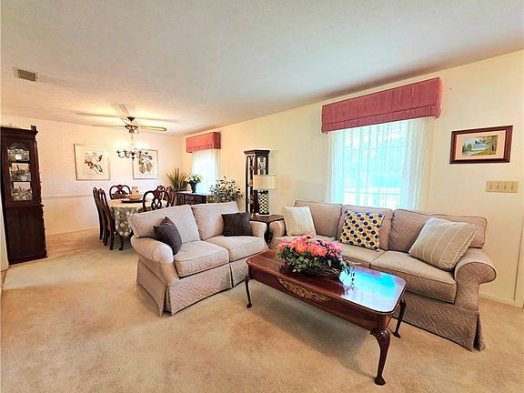 5th image of 2505 Winchester Dr