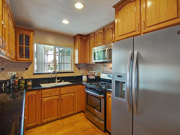4th image of 468 El Cajon Dr