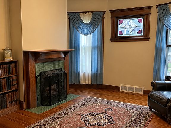 3rd image of 466 Woodward Ave Floor 1