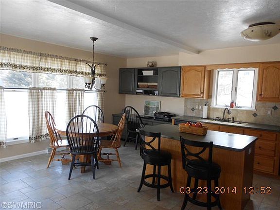 4th image of 274 Eaton St