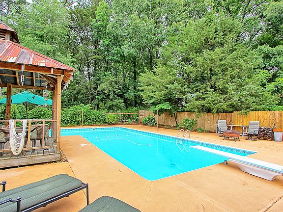5th image of 105 Chafin Dr