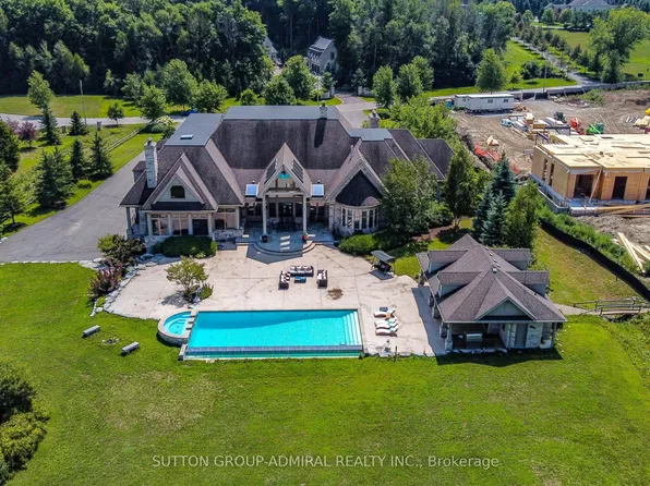 66 Scotch Valley Dr, King, ON L7B 1L9