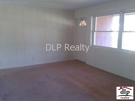 2nd image of 211 Sherwood Ln