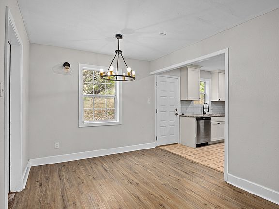 5th image of 138 Hobson Ln