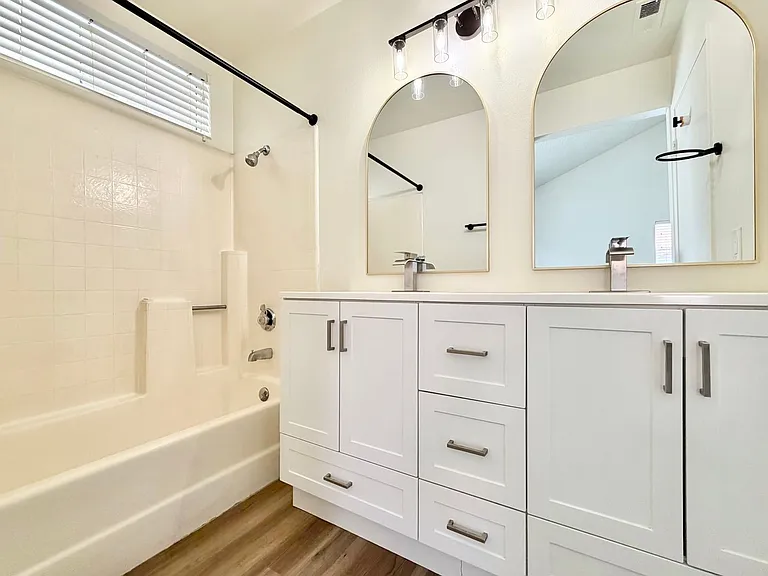 24690 Rugby Ln — Photo 27