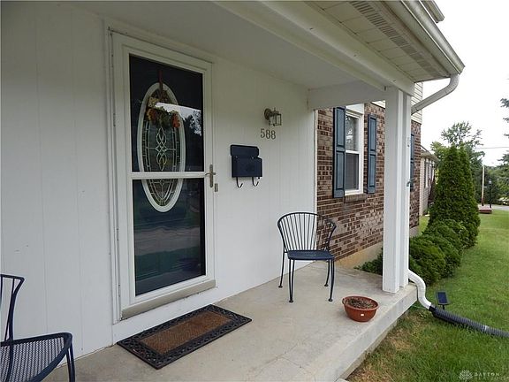 2nd image of 588 Louise Dr