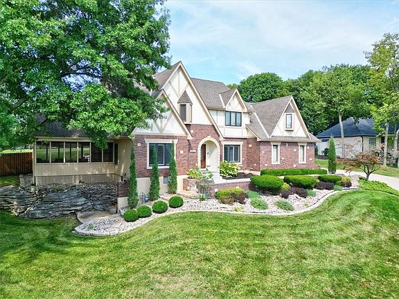 5th image of 3404 Thornbird St